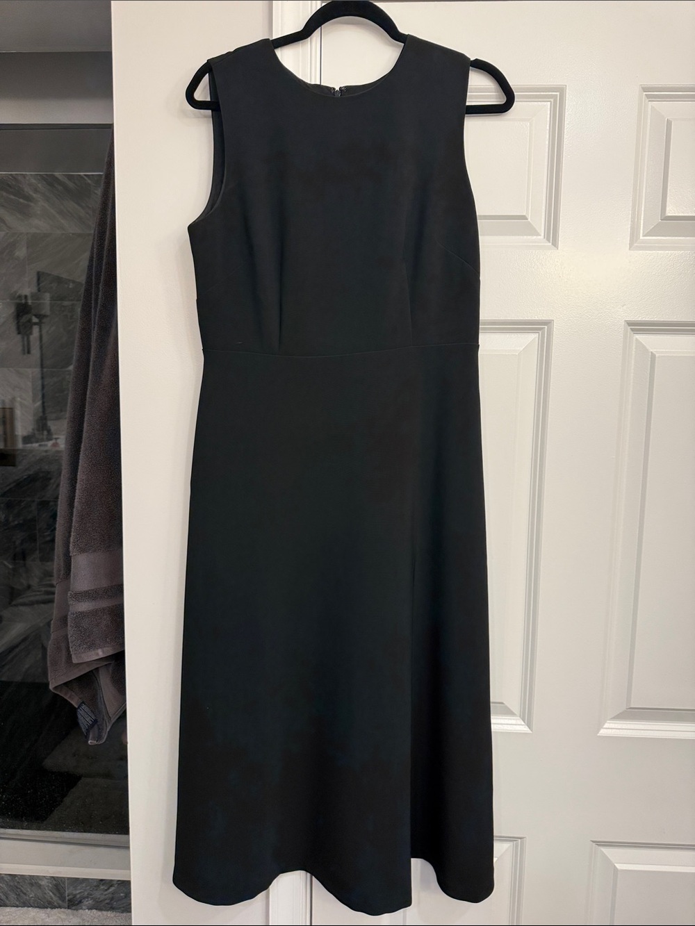 Ann Taylor Black Sleeveless Midi Dress